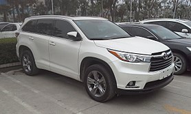 Toyota Highlander XU50 01 China 2016-04-01.jpg